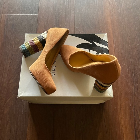 Nine West Filing Platform Pumps - Picture 3 of 6